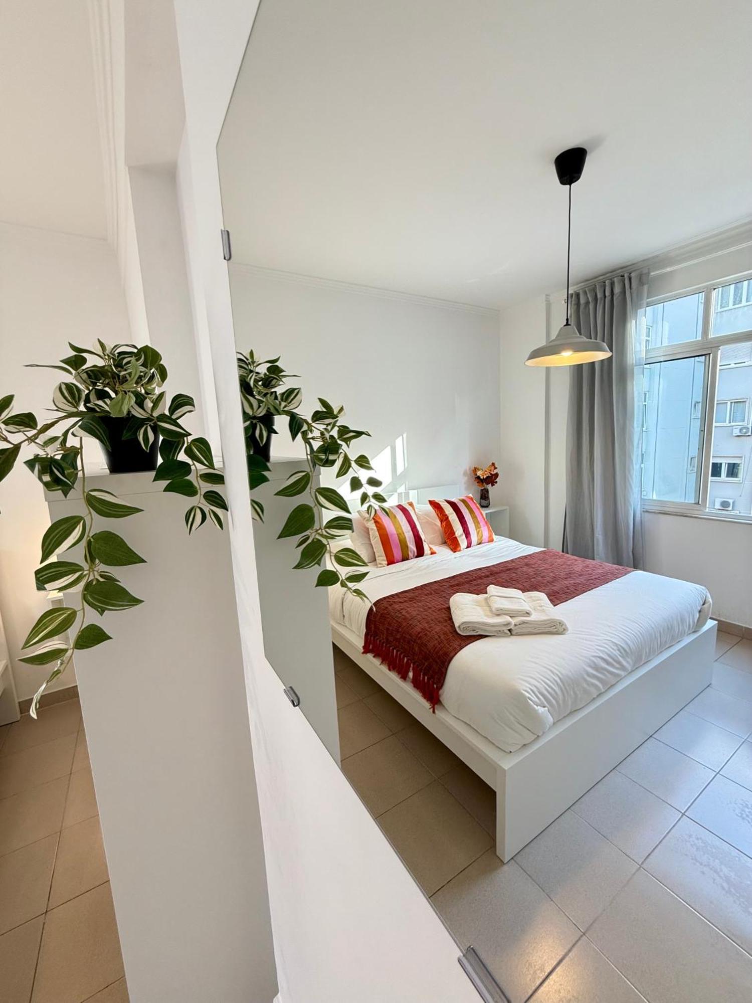 Rooms In Arroios Lisbon Exterior photo